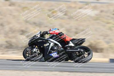 media/Nov-16-2025-Race Pace (Sun) [[8c5fa54630]]/Non Verified Riders (1st 20 Minutes)/4-Turn 16 (1116am)/